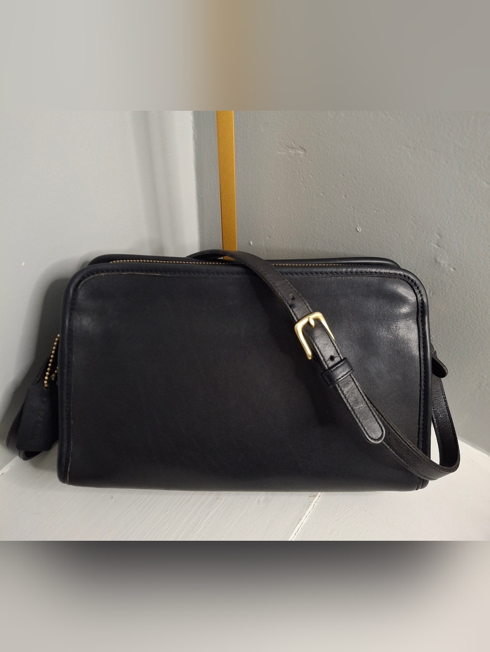 Coach Vintage 1999 Sutton Zip Crossbody Black Leather USA NYC Era Bag 9814